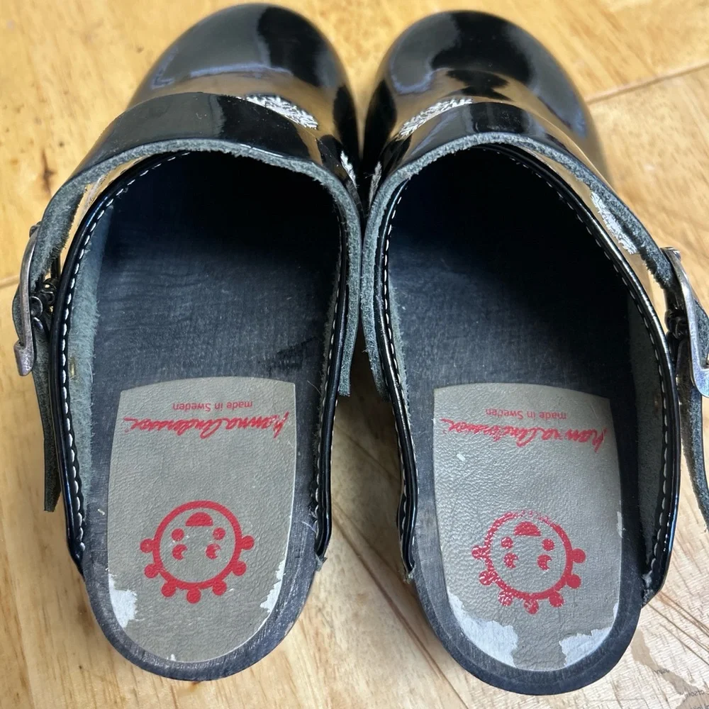 Black Slippers with Comfortable Footbed and‎ Open Back